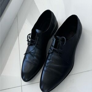 HUGO Black Leather shoes